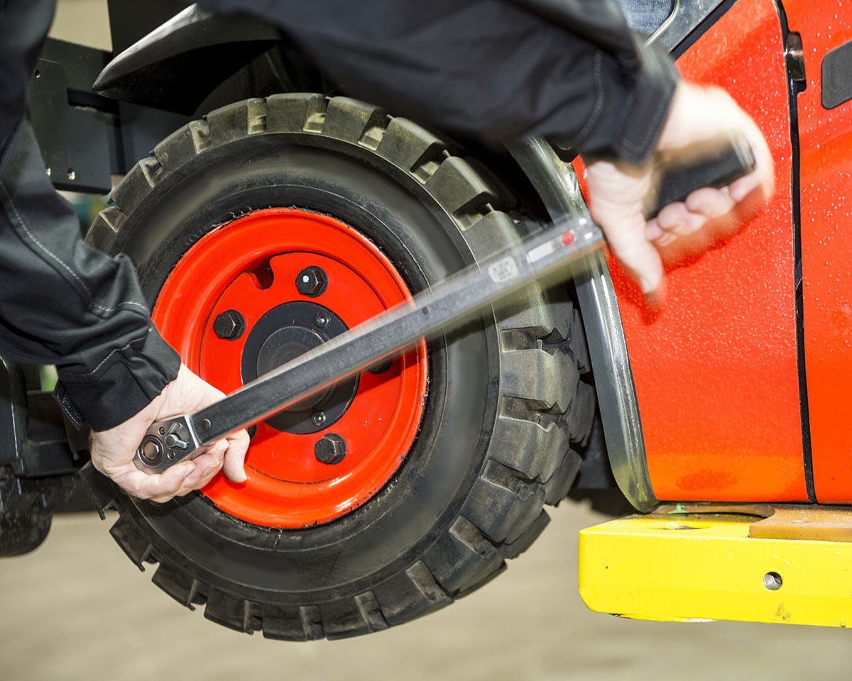Επισκευές Περονοφόρων Οχημάτων (Κλαρκ)